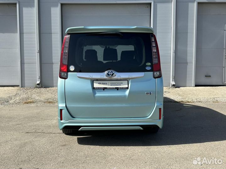 Toyota Noah 1.8 CVT, 2015, 120 586 км