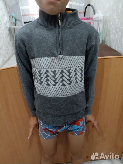 Отдам вещи на мальчика первый класс