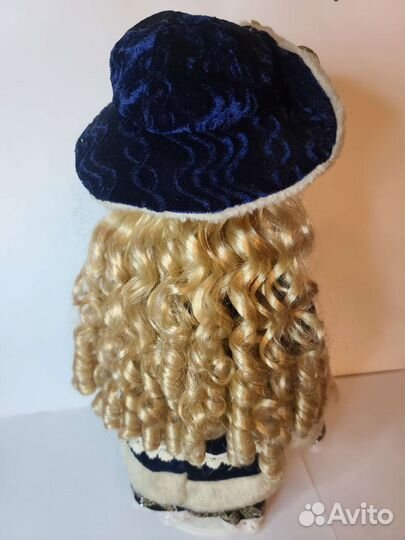 Кукла фарфоровая коллекционная