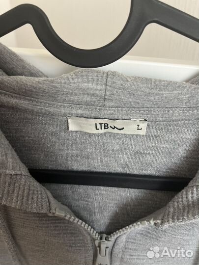 Толстовка на замке