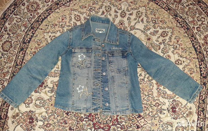 Джинсовые куртки и юбки