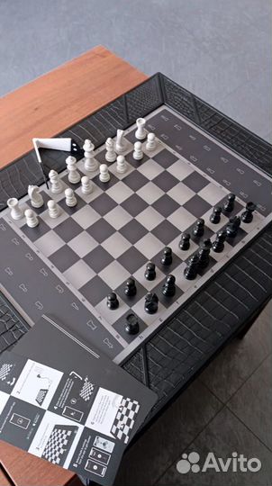 VIP-подарок шахматы Square Off Croco Limited Editi