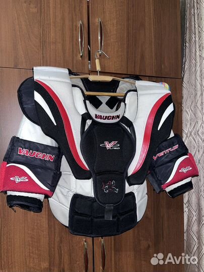 Нагрудники вратарские хоккейные