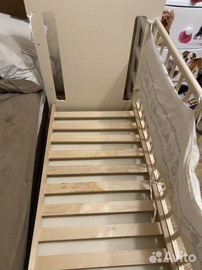 Детская кроватка с матрасом