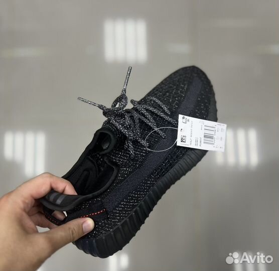 Adidas изики 350 рефлектив черные