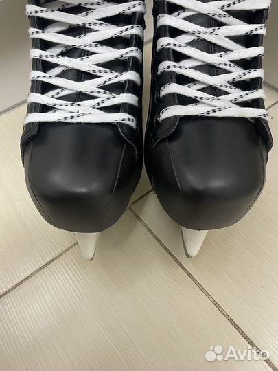 Коньки хоккейные Bauer (43 разм) 9R