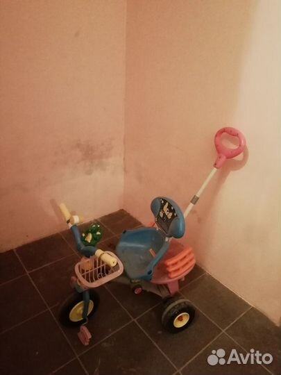 Детский велосипед с ручкой