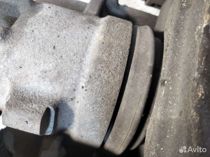 Суппорт левый передний Mitsubishi Space Star