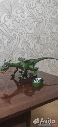 Детская радиоуправляемая игрушка динозавр - дракон