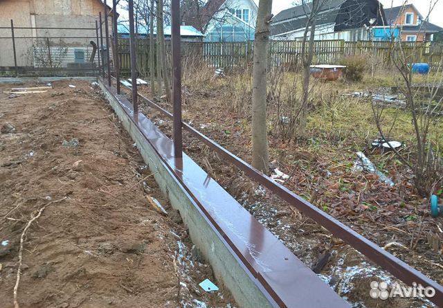 Каркас под забор на ленточном фундаменте