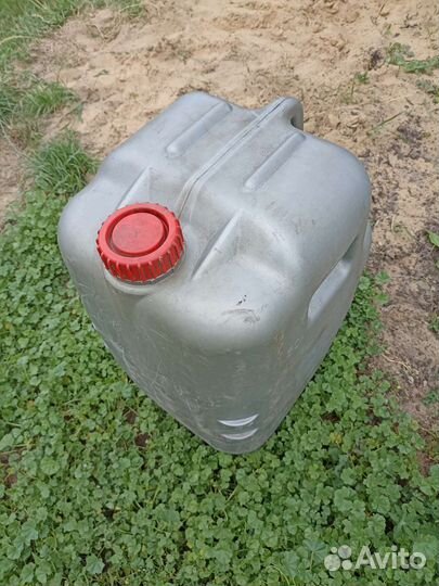 Ëмкости для гсм бу в хорошем сост.из под масла