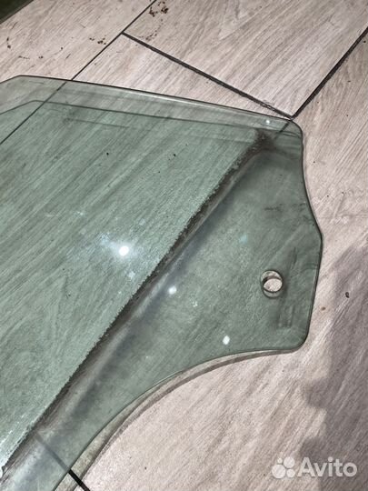 Бмв X6 Стекло двери передней Прав