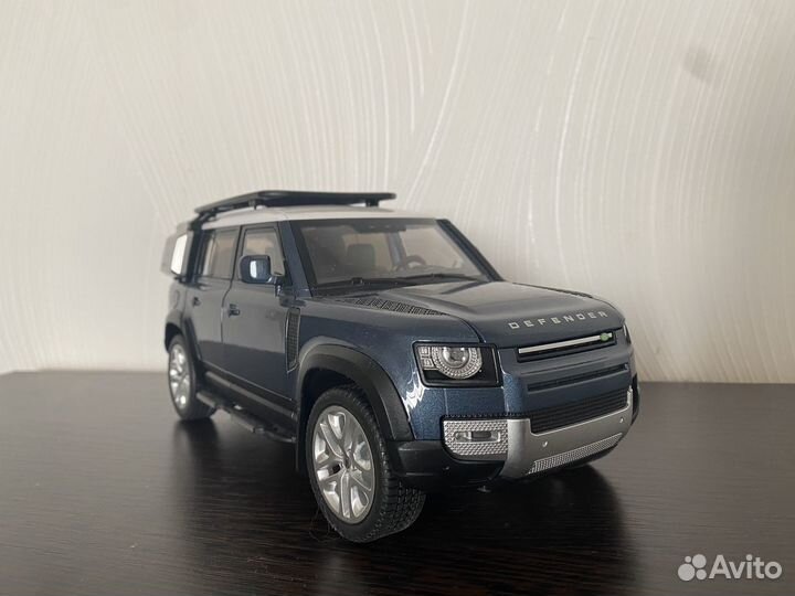 Land Rover Defender 2 1:18