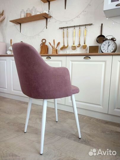 Кухонные классические мягкие стулья