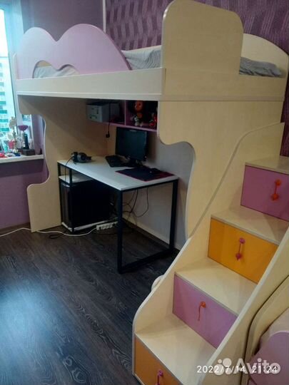 Кровать чердак + лестница с ящиками+матрас