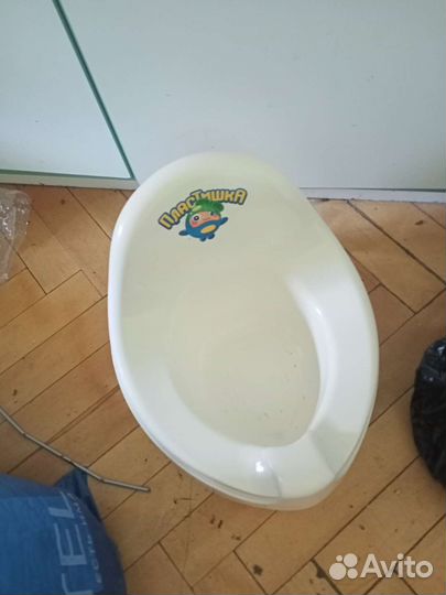 Горшочек Пушкин молочного цвета