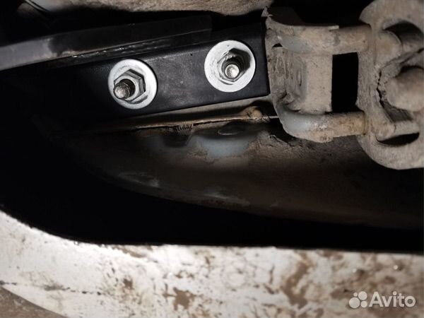 Фаркоп Nissan Serena 2016-2023