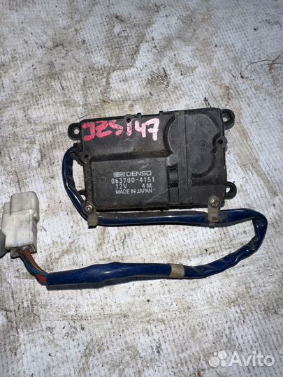 Сервопривод заслонок отопителя Toyota Aristo (S140