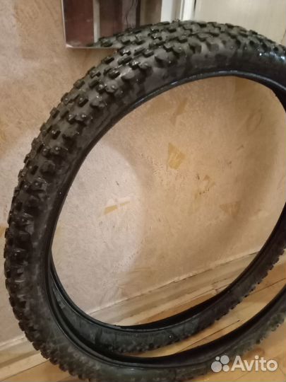 Две зимние покрышки на велосипед 26