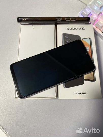 Samsung Galaxy A32, 4/64 ГБ