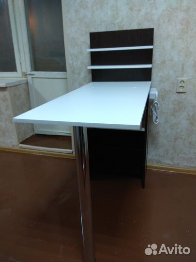 Мобильная тумба для маникюра