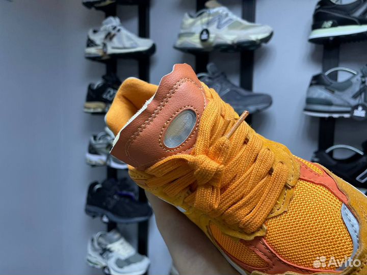 Кроссовки New Balance 2002R DE женские