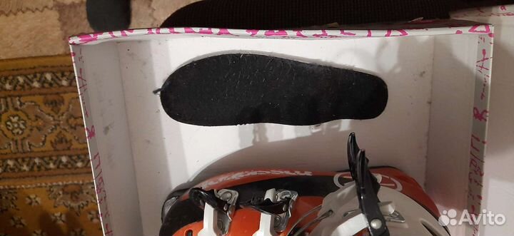 Горные лыжи и ботинки