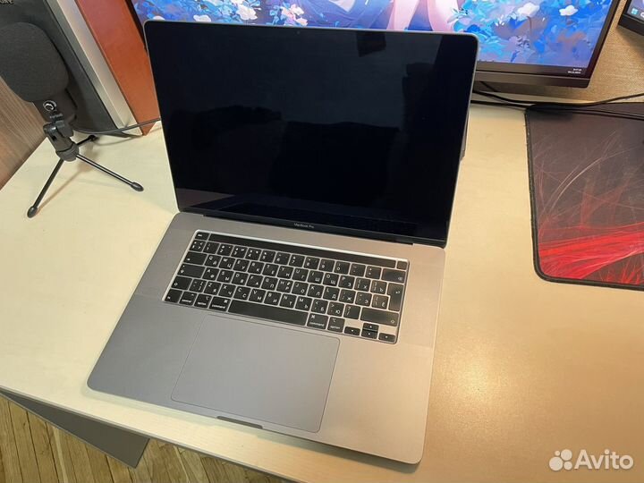 Macbook pro 16 a2141 i7