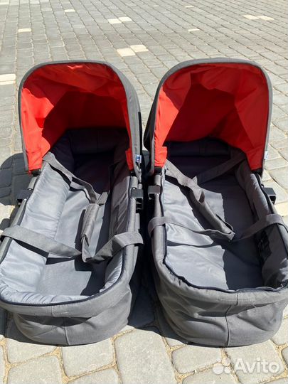 Универсальная коляска для двойни Bumbleride