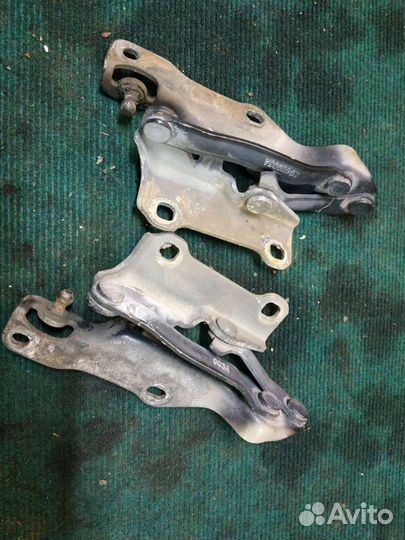 Петли капота Nissan Armada Titan Infinity QX 56