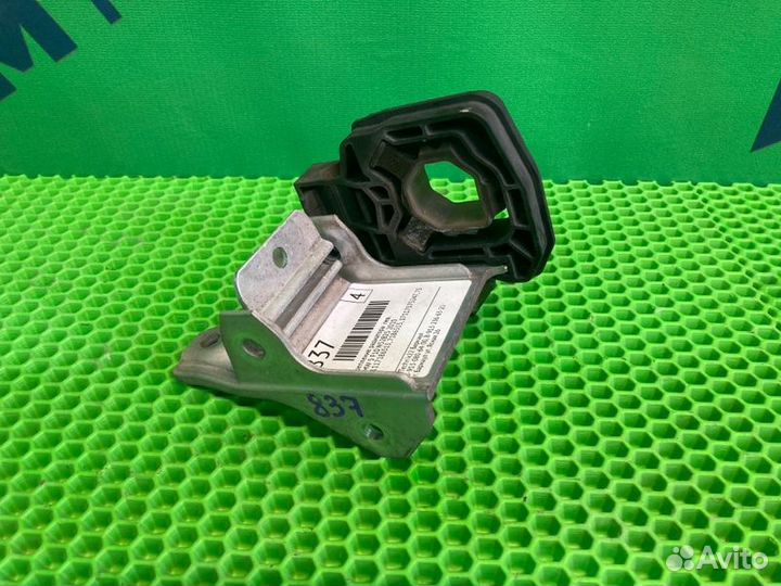 Крепление радиатора левое Bmw 5 F10 N52B25 2010