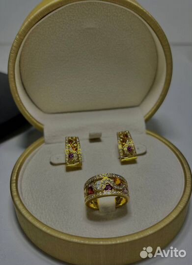 Золотые серьги с бриллиантами