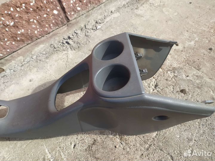 Консоль центральная между сиденьями Mazda Demio DW