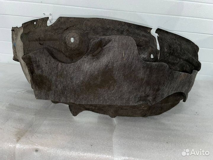 Подкрылок задний левый Mercedes-Benz C-Класс