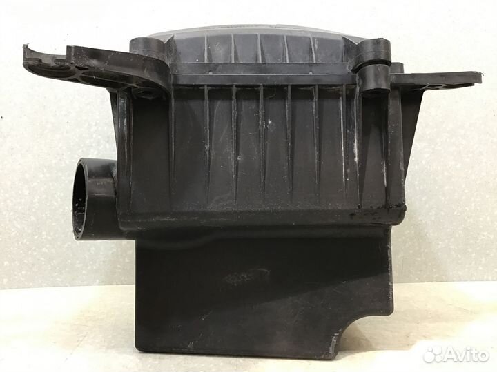 Корпус воздушного фильтра VAZ LADA Kalina 2004