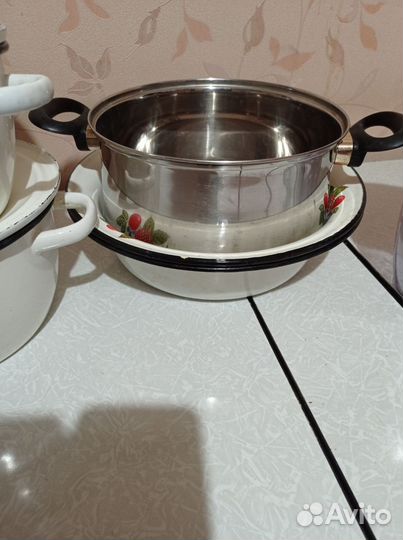 Кастрюля эмалированная