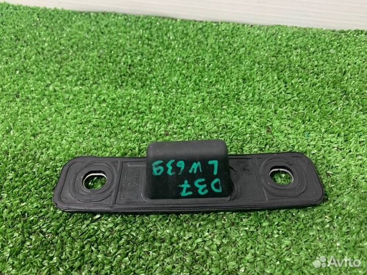 Ответная часть замка двери Mercedes-Benz Viano