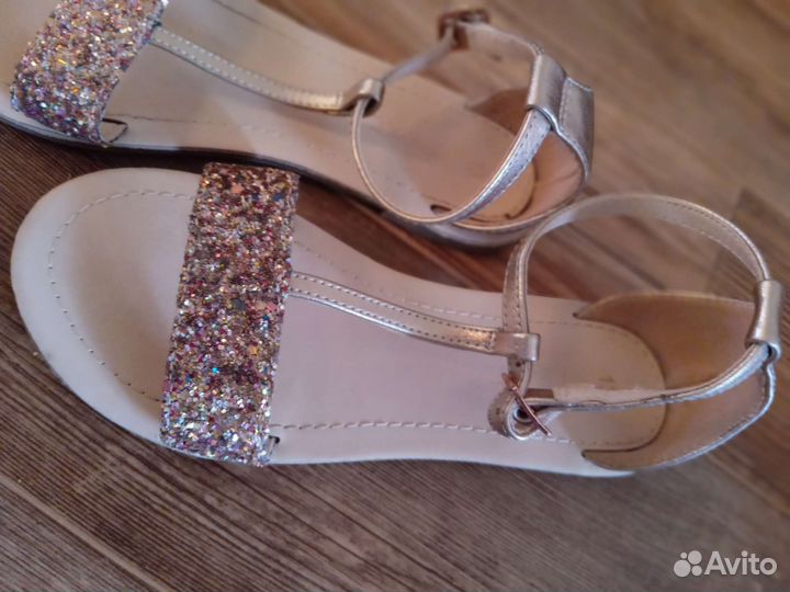 Сандалии для девочки