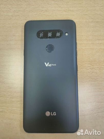 Мобильный телефон LG V40 ThinQ