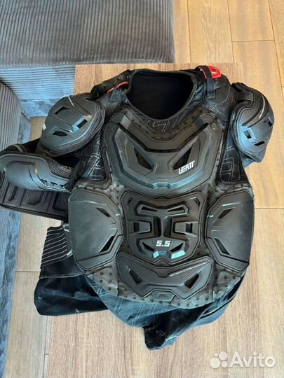 Черепаха Leatt Body Protector 5.5