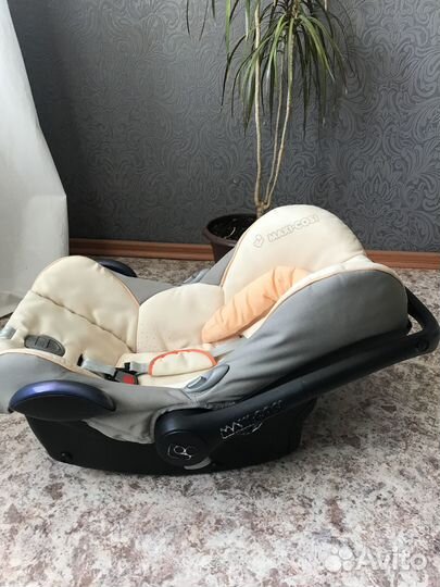 Автолюлька / автокресло maxi cosi cabriofix 0+