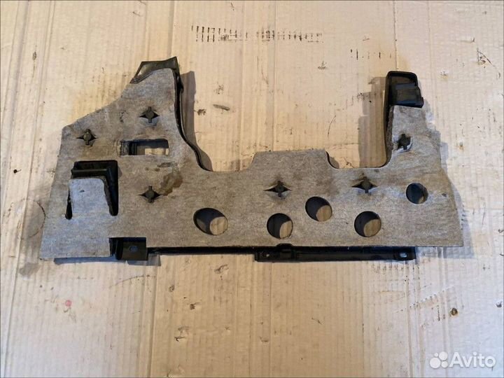 Накладка кузов внутри Volkswagen Passat