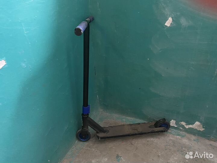 Продам самокат покупал год назад