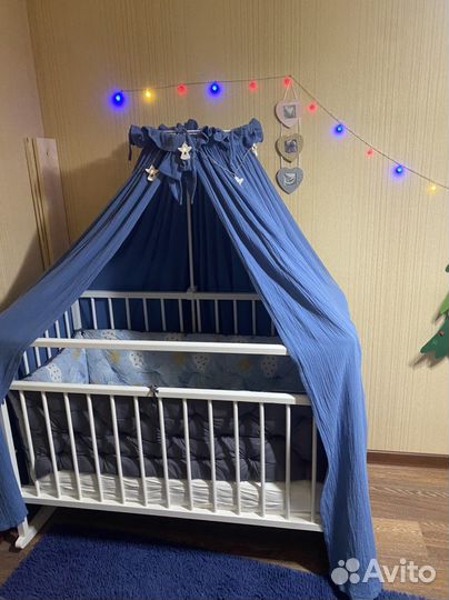 Детская кроватка с матрасом
