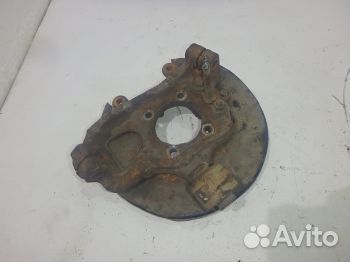 Кулак задний правый Ниссан