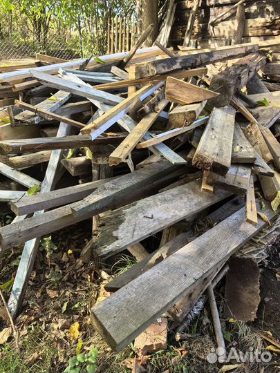 Балки, доски на дрова. Бесплатно