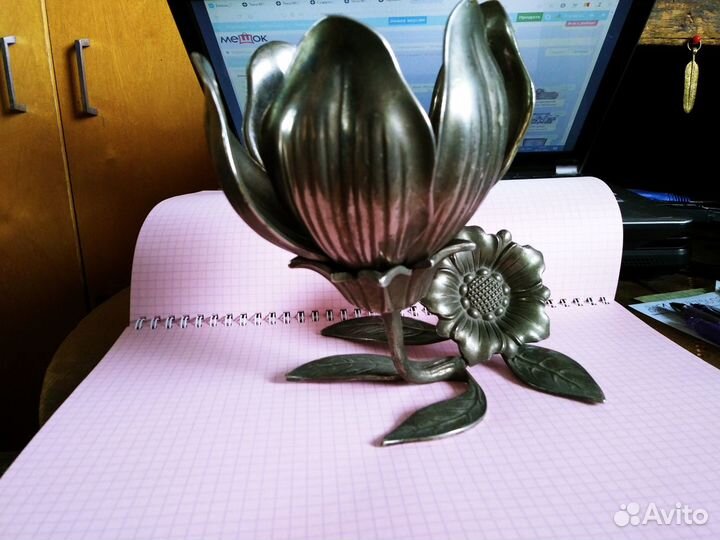 Цветок Бронзовый 