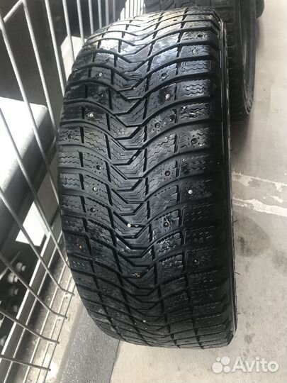 Michelin X-Ice North 3 215/50 R17