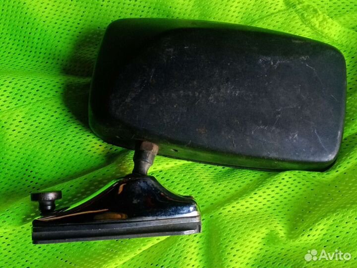 Зеркало заднего вида