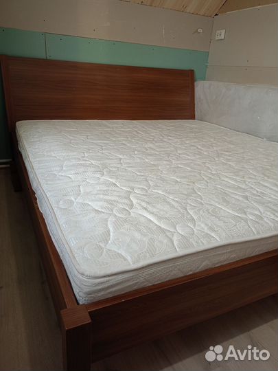 Кровать двухспальная с матрасом 180 200 бу